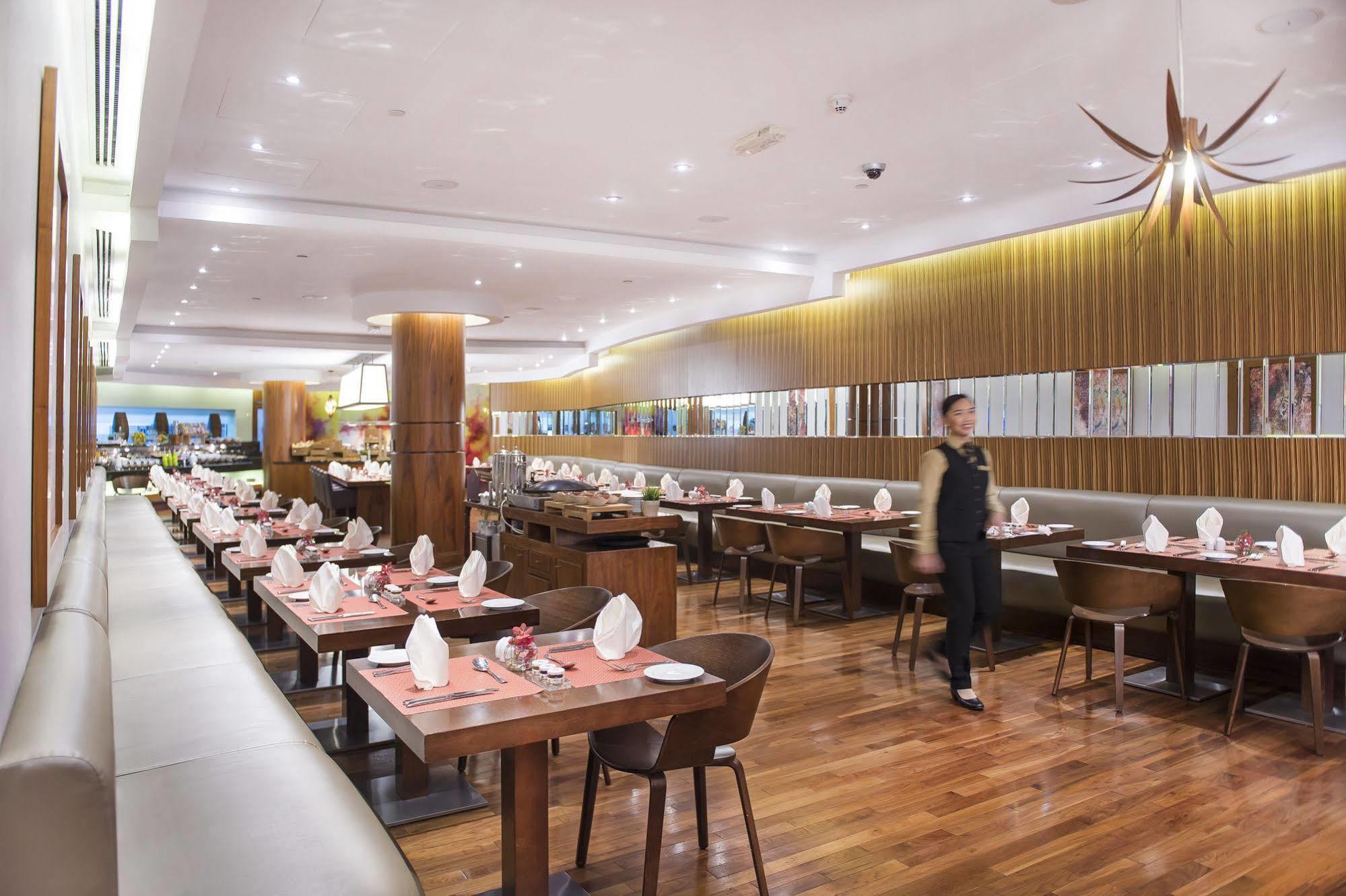 Апарт-готель Burjuman Arjaan By Rotana - 4*